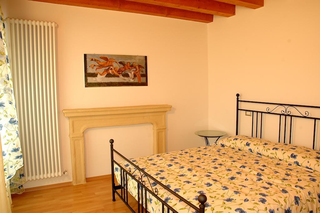 Agriturismo Al Tralcio Valeggio sul Mincio Værelse billede