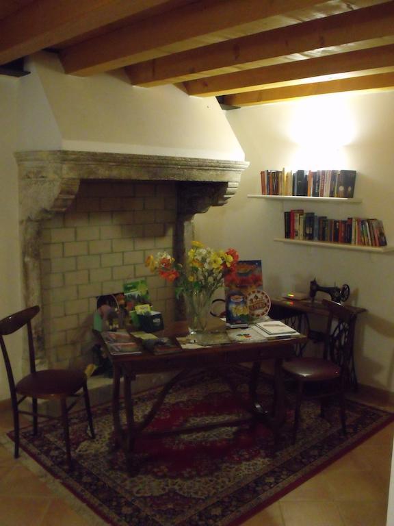 Agriturismo Al Tralcio Valeggio sul Mincio Eksteriør billede