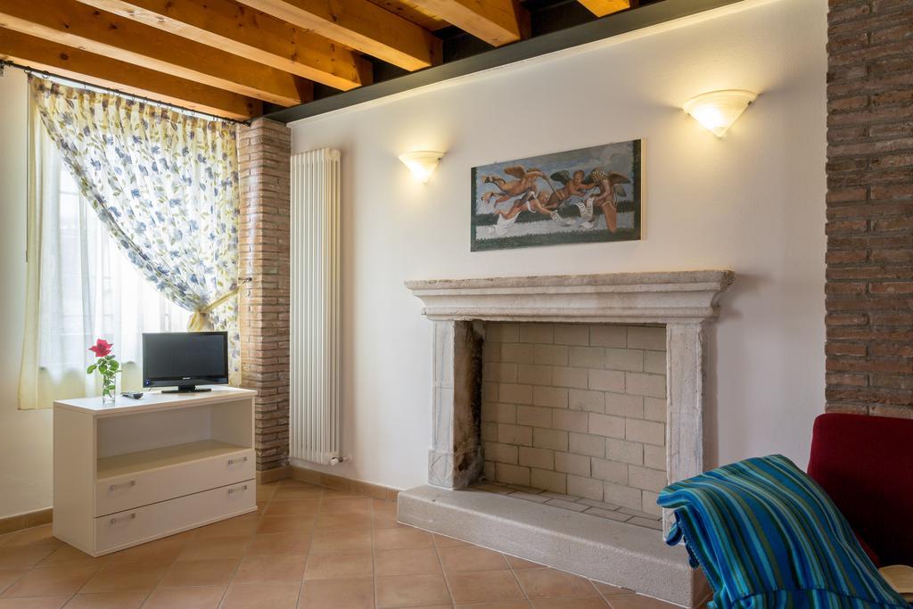 Agriturismo Al Tralcio Valeggio sul Mincio Eksteriør billede