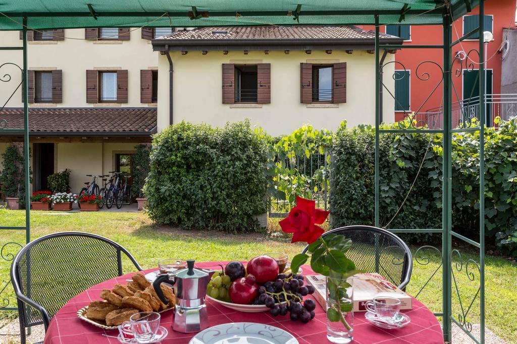 Agriturismo Al Tralcio Valeggio sul Mincio Eksteriør billede